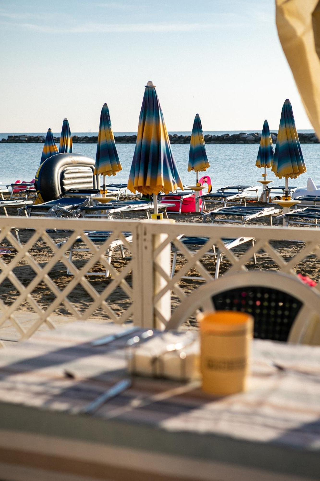 Bikini Tropicana Family Hotel Lido Di Savio Eksteriør billede