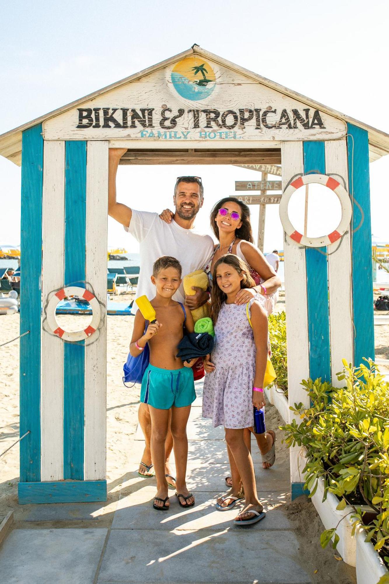 Bikini Tropicana Family Hotel Lido Di Savio Eksteriør billede