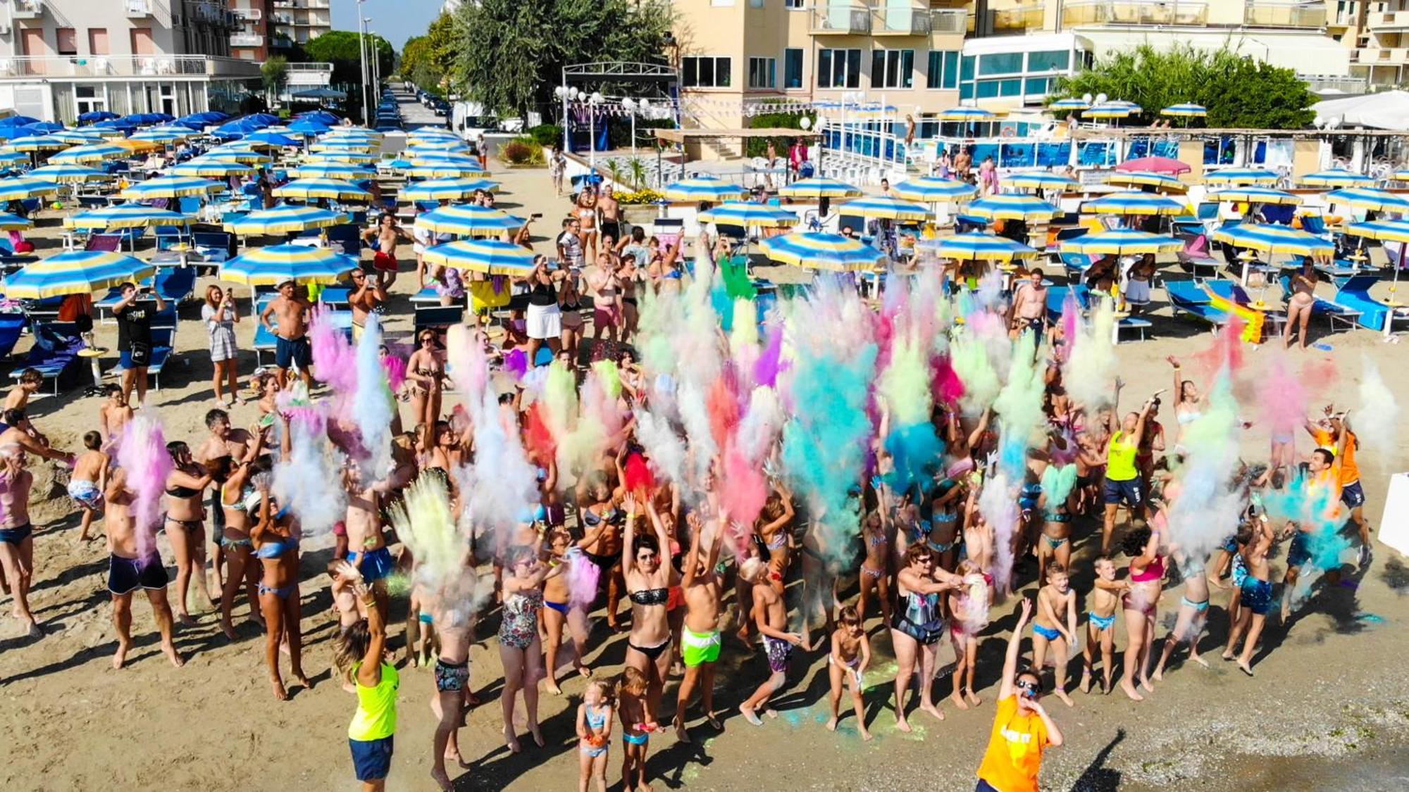Bikini Tropicana Family Hotel Lido Di Savio Eksteriør billede